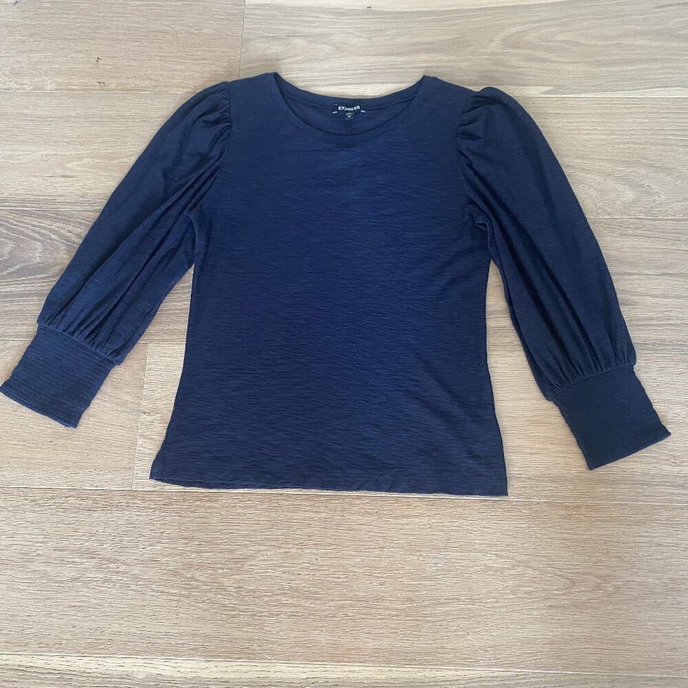 Express Navy Long Sleeve Tee w Elastic Wrist Detailing Size Medium NWT